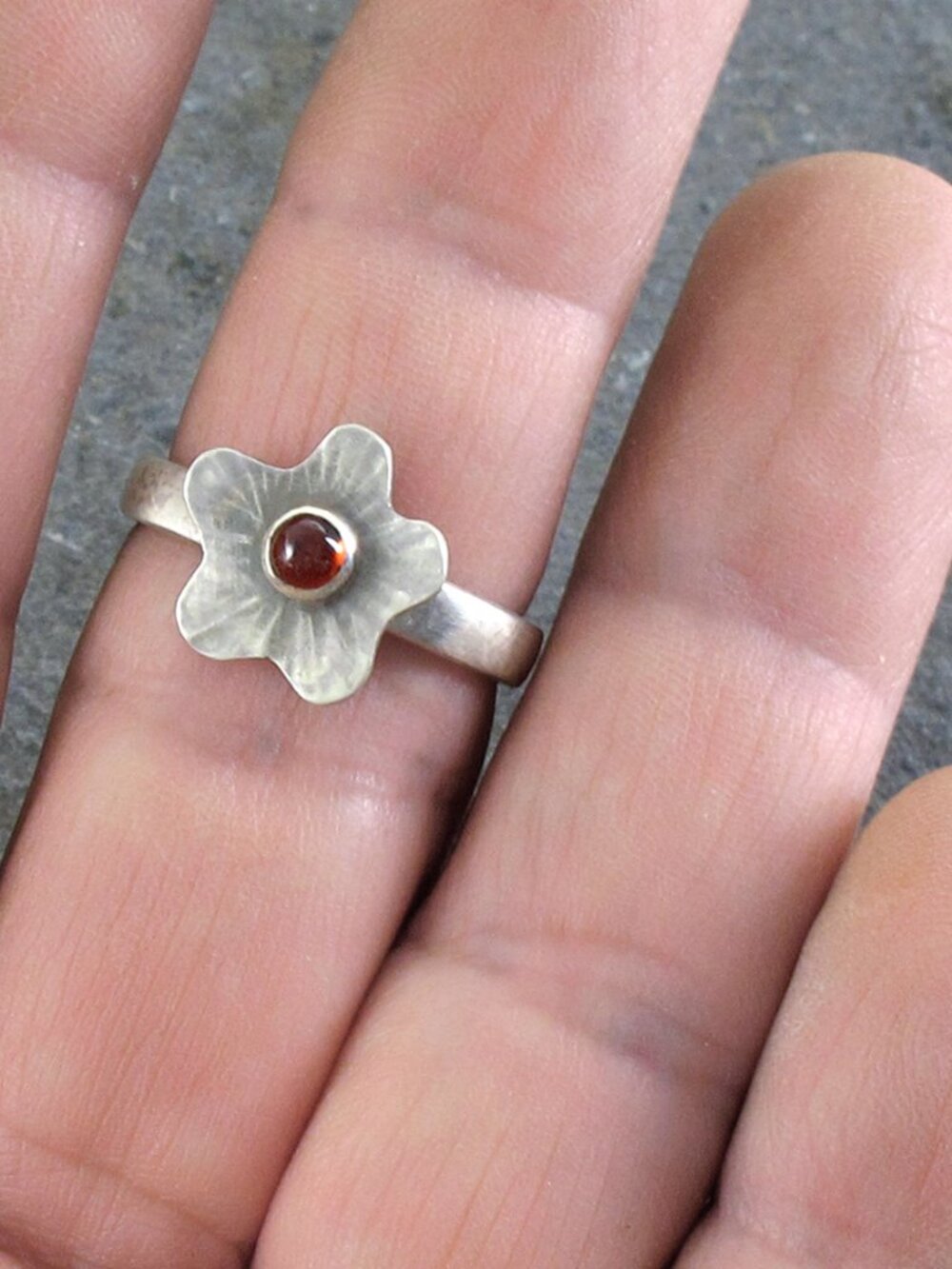 Sterling Silver 925 Flower Ring with Garnet, Size 8 3/4, Artisan Made - Picture 4 of 4